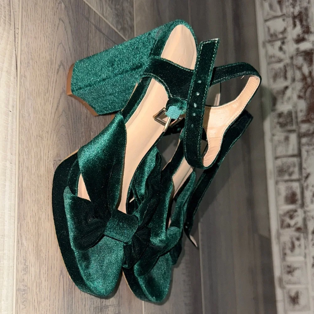 LOFT Emerald Green Velvet Platform Heels with Bow